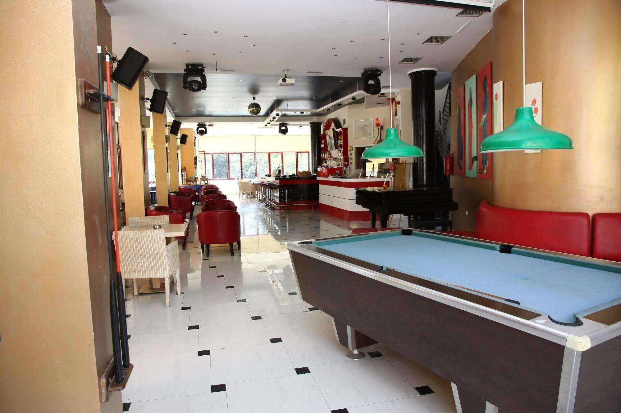 Bellos Hotel Apartments Herszonisszosz Kültér fotó